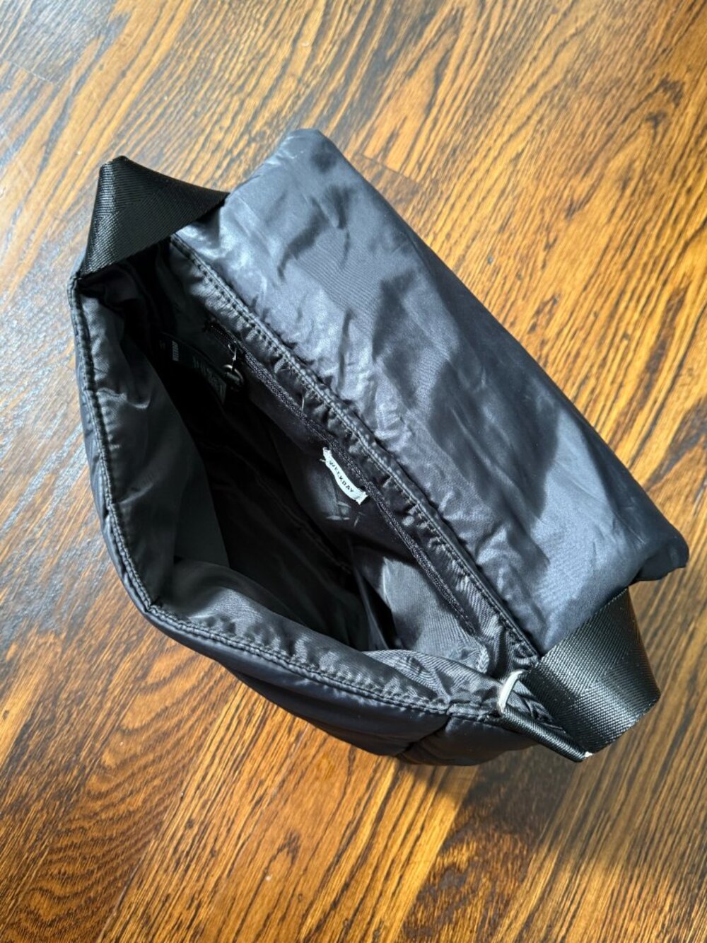 Weekday Puffer Bag *** Euc View 6